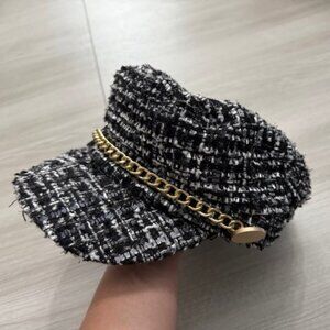 I.N.C Womens black and white hat with Gold chain NWT